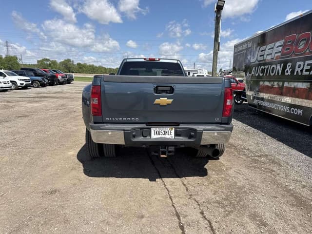 Image of Chevrolet 3500HD equipment image 3