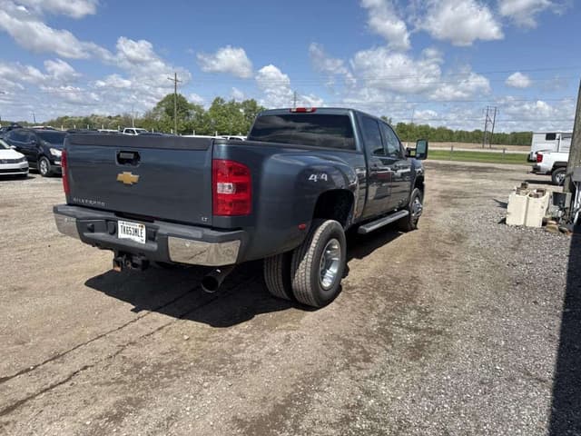 Image of Chevrolet 3500HD equipment image 4
