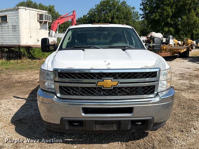 Image of Chevrolet 3500 equipment image 1