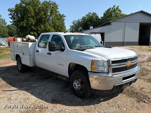 Image of Chevrolet 3500 equipment image 2