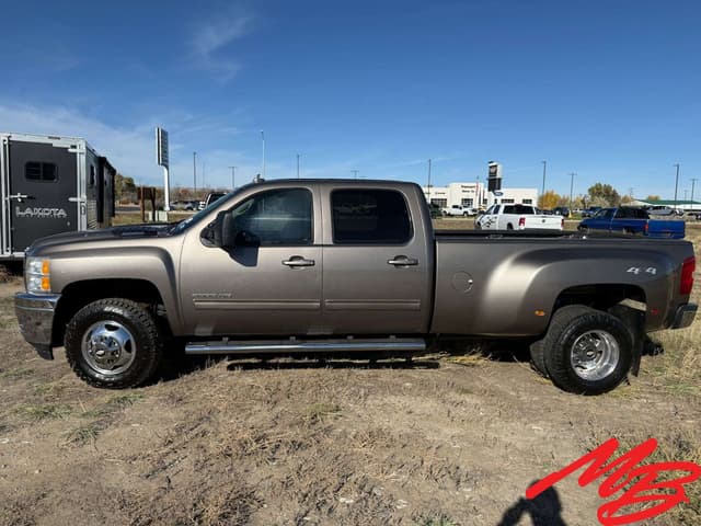 Image of Chevrolet 3500 equipment image 2