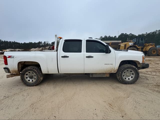 Image of Chevrolet 3500HD equipment image 3