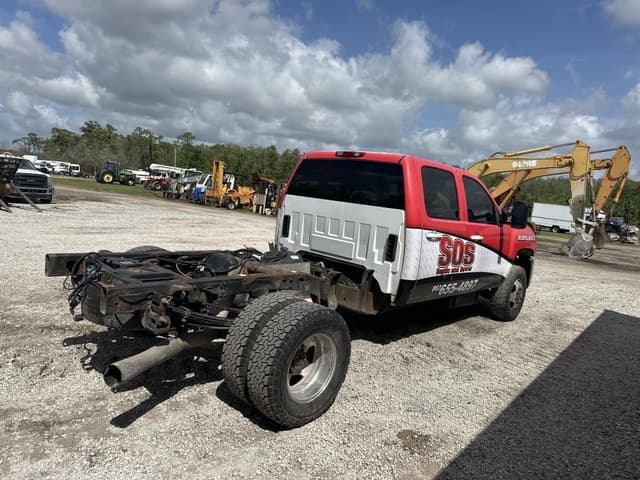 Image of Chevrolet 3500 equipment image 2