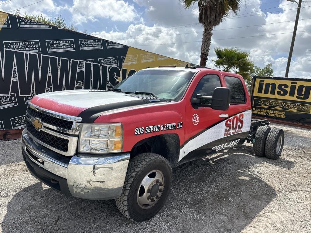 2012 Chevrolet 3500 Equipment Image0