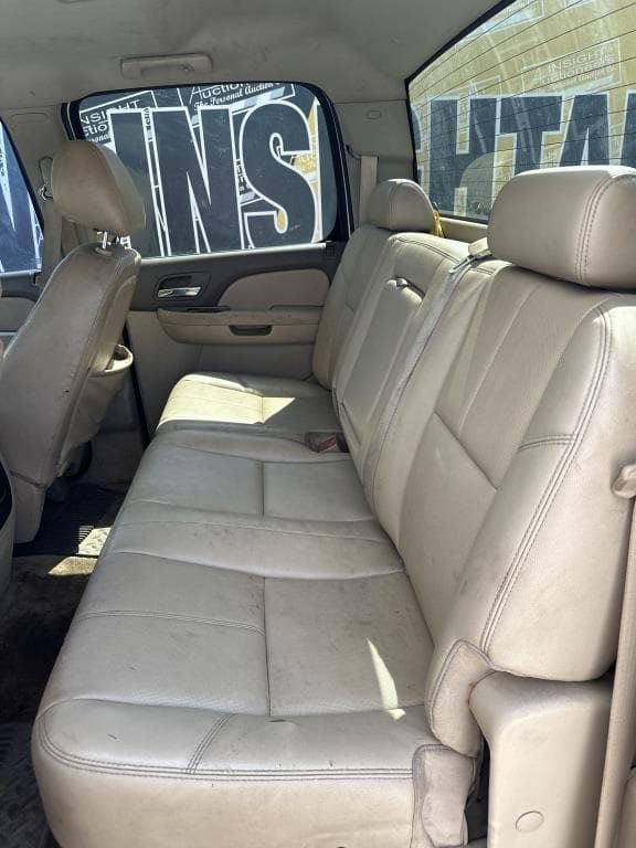 Image of Chevrolet 3500 equipment image 4