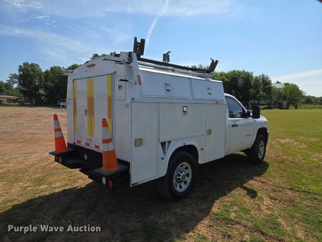 Image of Chevrolet 3500HD equipment image 4