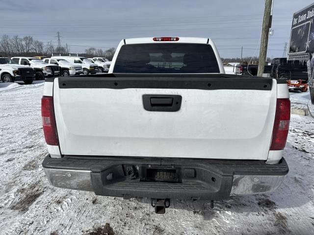 Image of Chevrolet Silverado equipment image 2