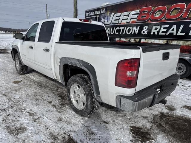 Image of Chevrolet Silverado equipment image 1