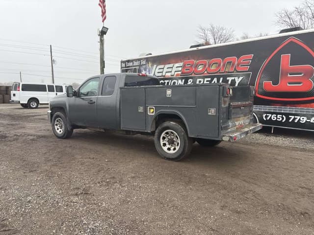 Image of Chevrolet Silverado equipment image 2