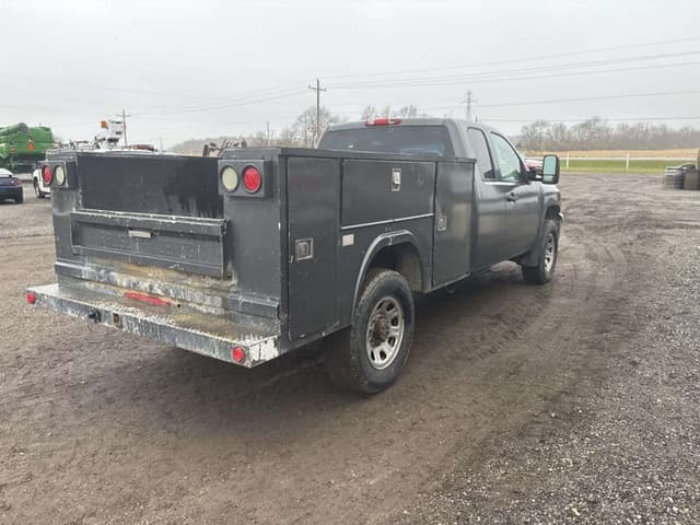 Image of Chevrolet Silverado equipment image 4