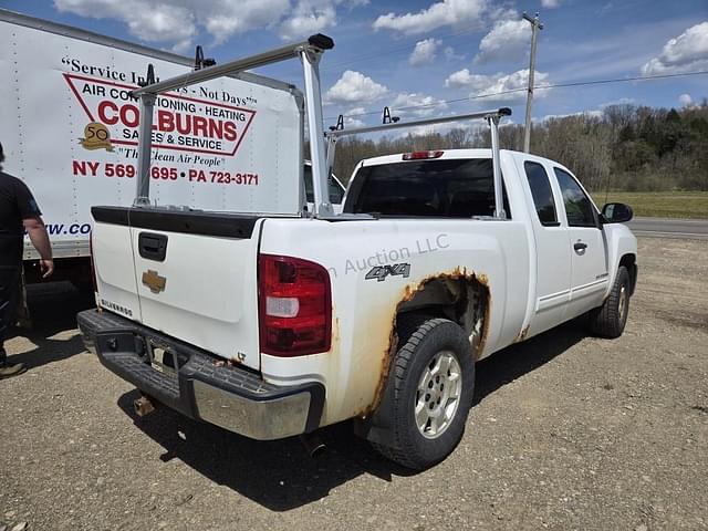 Image of Chevrolet Silverado equipment image 4