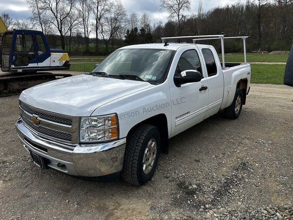 Image of Chevrolet Silverado Primary image