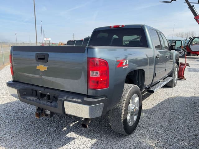 Image of Chevrolet 2500HD equipment image 4