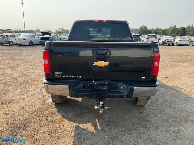 Image of Chevrolet Silverado equipment image 3