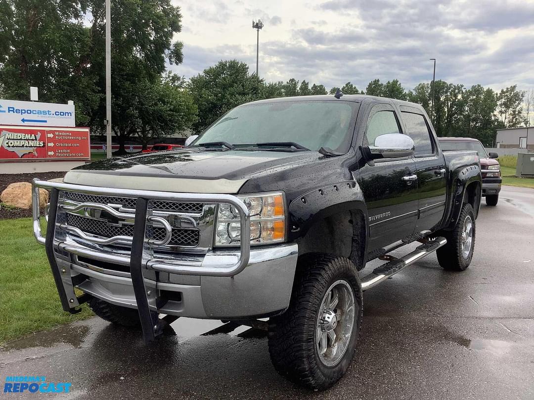 Image of Chevrolet Silverado Primary image