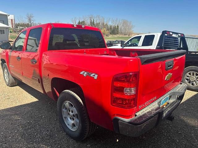 Image of Chevrolet Silverado equipment image 3