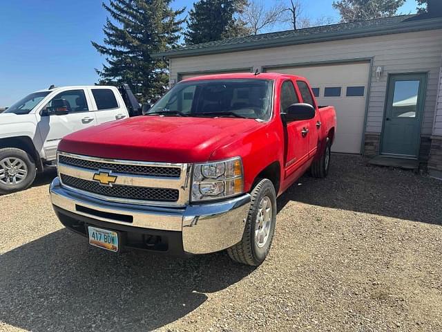 Image of Chevrolet Silverado equipment image 2