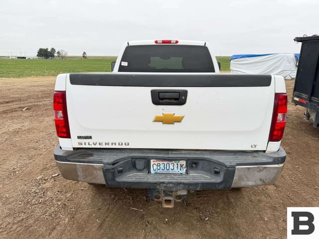 Image of Chevrolet Silverado equipment image 4