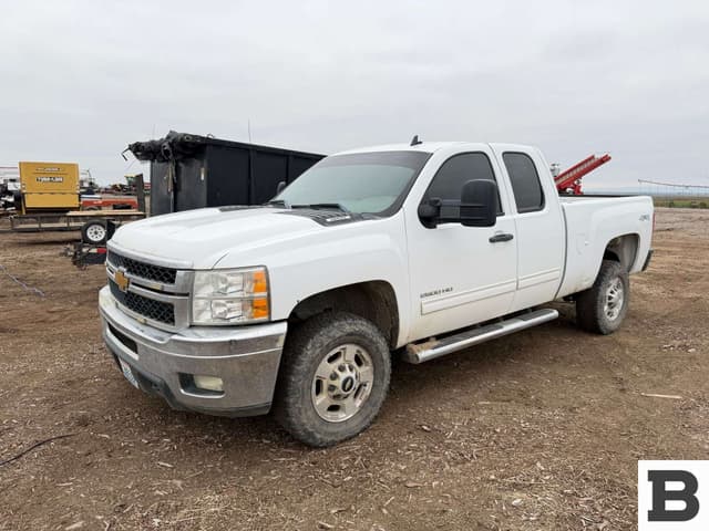 Image of Chevrolet Silverado equipment image 1