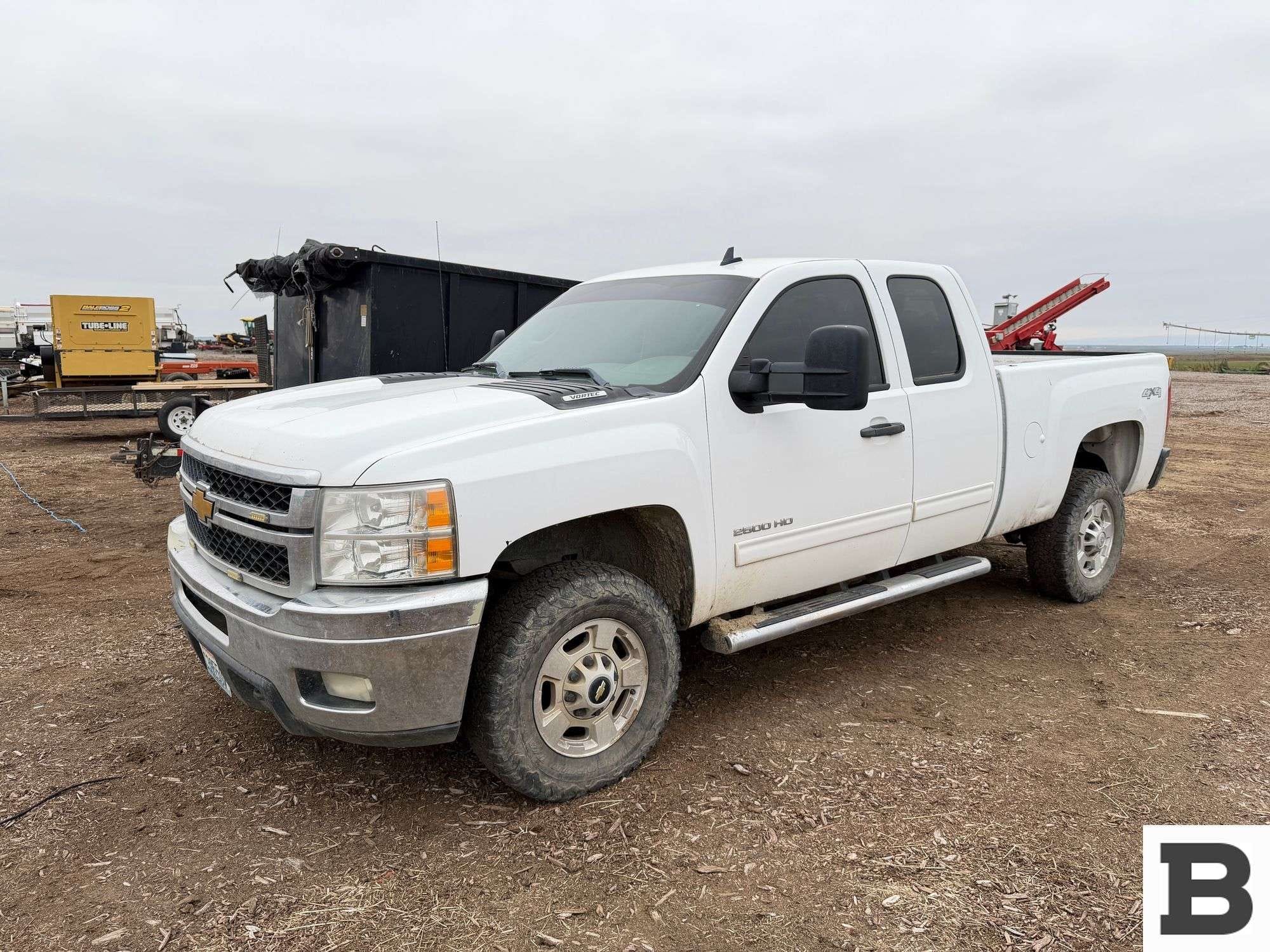 2012 Chevrolet Silverado Equipment Image0