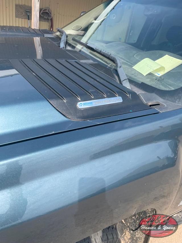 Image of Chevrolet Silverado equipment image 2