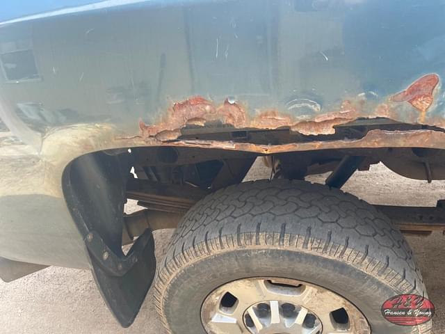 Image of Chevrolet Silverado equipment image 3