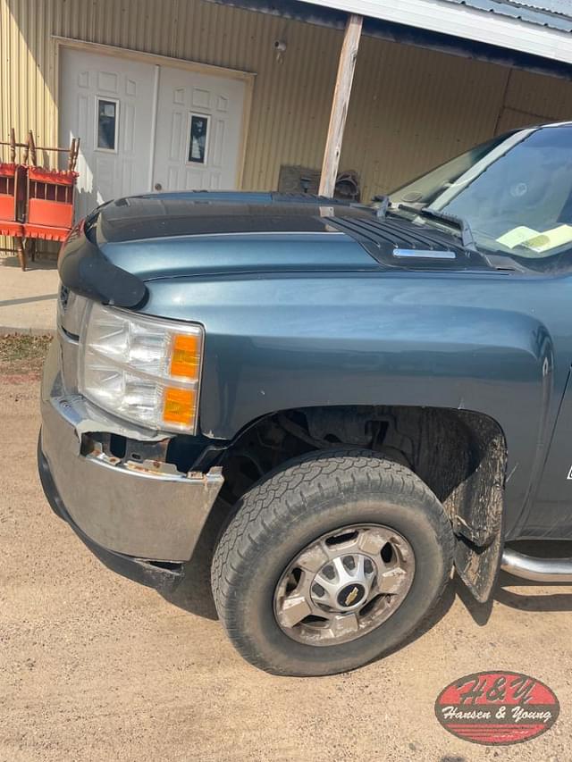 Image of Chevrolet Silverado equipment image 1