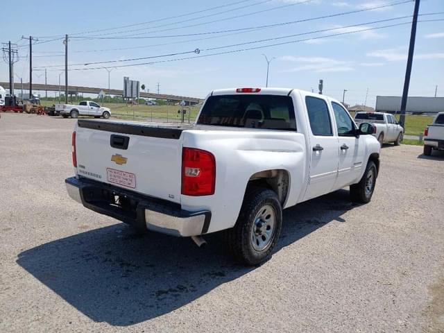 Image of Chevrolet Silverado equipment image 3