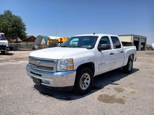 Image of Chevrolet Silverado equipment image 1