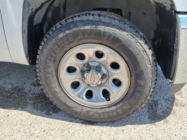 Image of Chevrolet Silverado equipment image 4