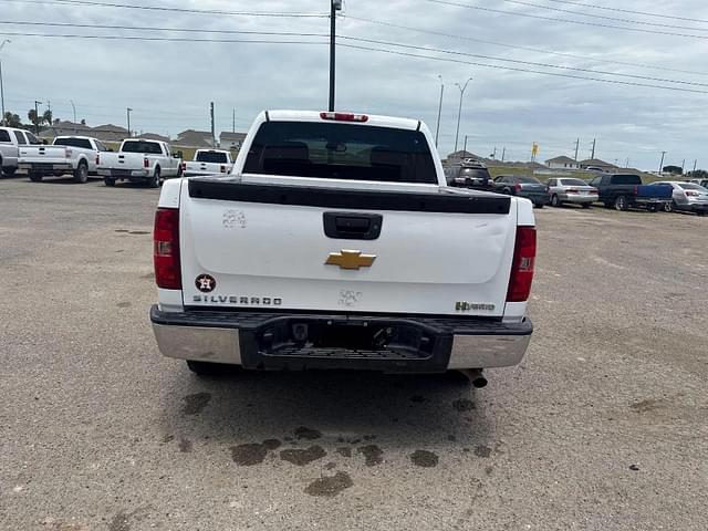 Image of Chevrolet Silverado equipment image 4