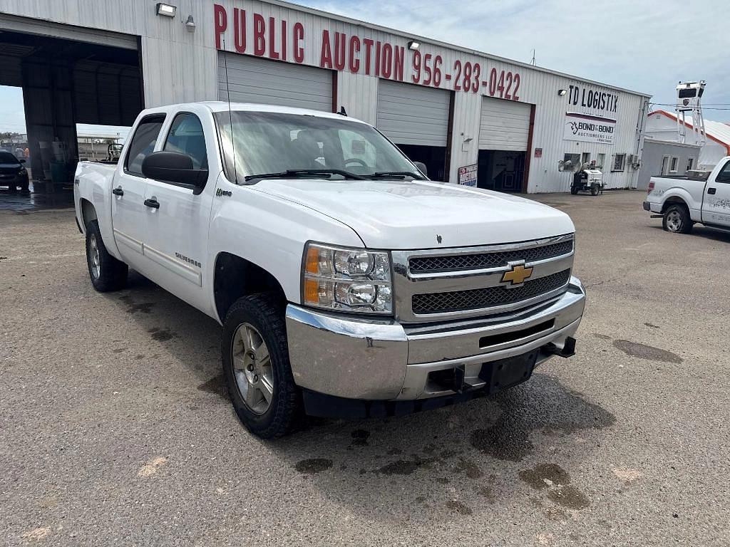 Image of Chevrolet Silverado Primary image