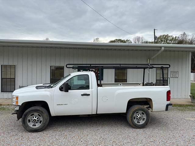 Image of Chevrolet Silverado equipment image 3