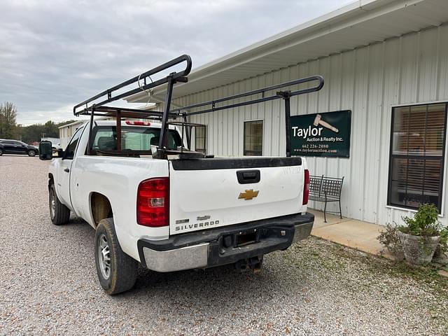 Image of Chevrolet Silverado equipment image 4