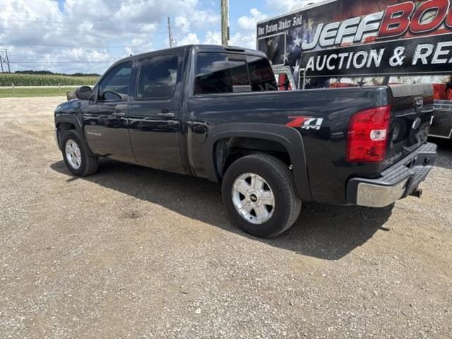 Image of Chevrolet Silverado equipment image 1