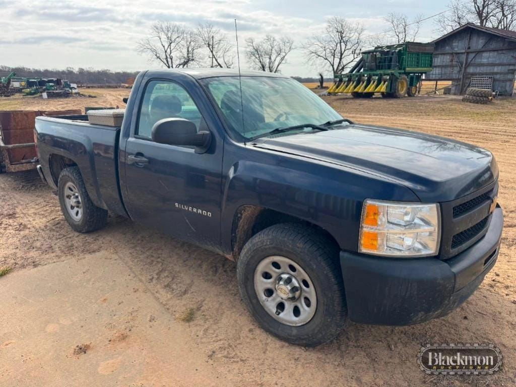 2012 Chevrolet 1500 Equipment Image0