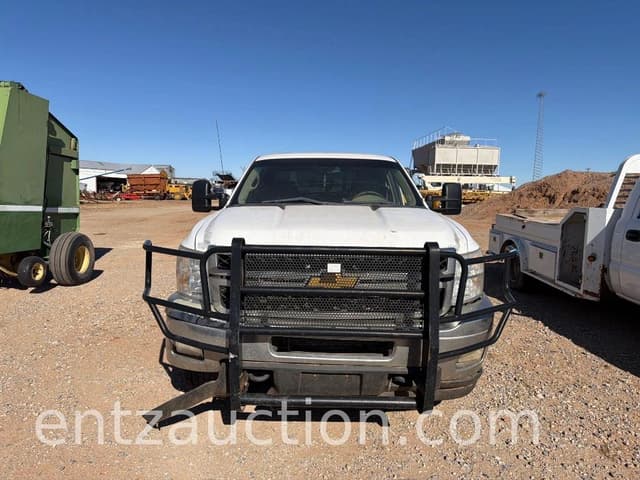 Image of Chevrolet 2500HD equipment image 3