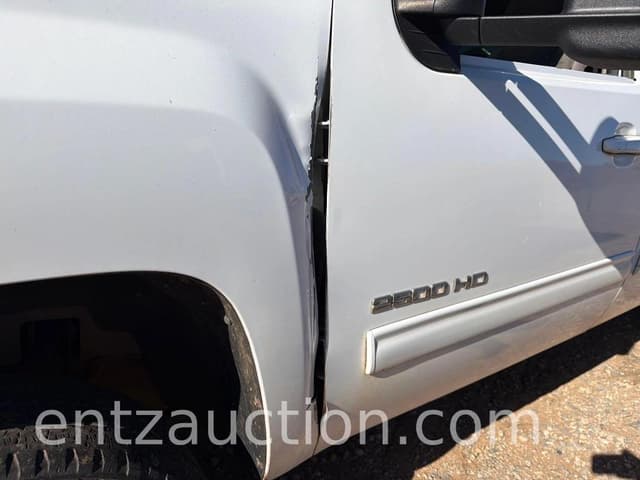 Image of Chevrolet 2500HD equipment image 4