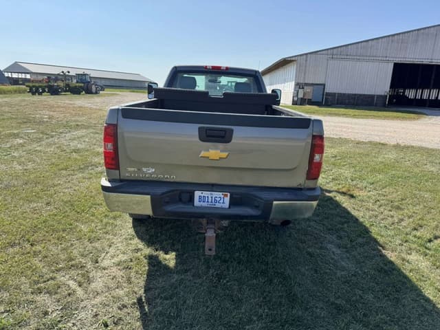 Image of Chevrolet 2500HD equipment image 3