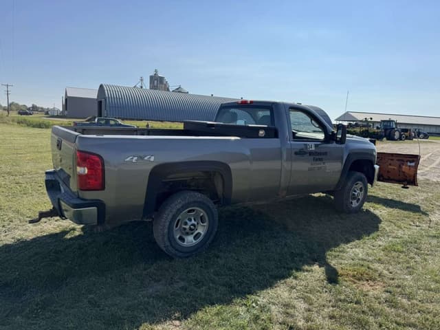 Image of Chevrolet 2500HD equipment image 4