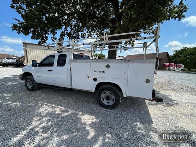 Image of Chevrolet 2500HD equipment image 2