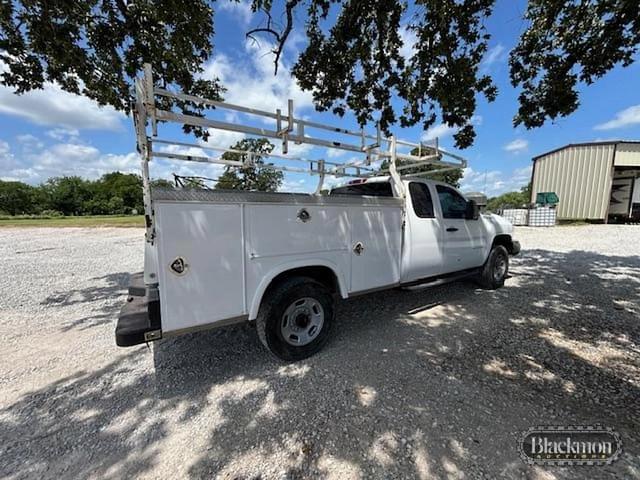 Image of Chevrolet 2500HD equipment image 3