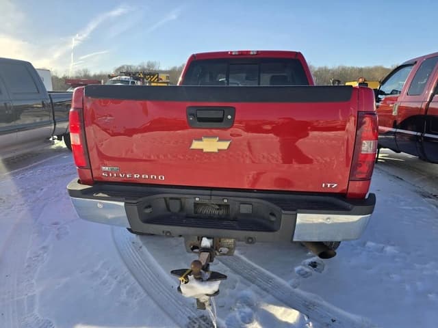 Image of Chevrolet 2500 equipment image 4