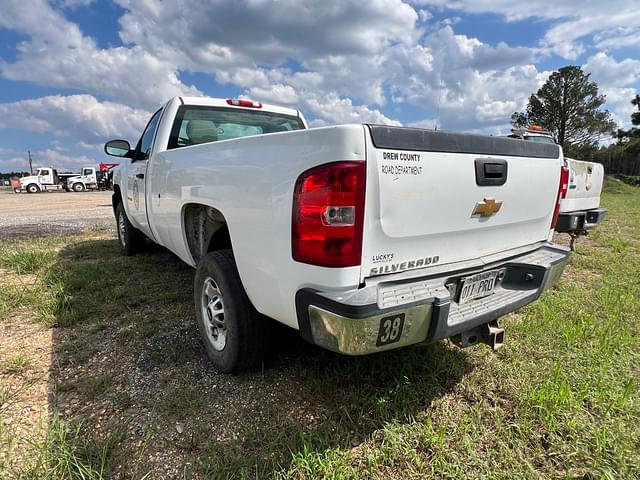 Image of Chevrolet 2500HD equipment image 3