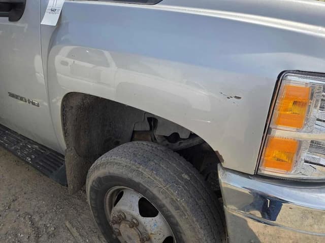 Image of Chevrolet 3500HD equipment image 3