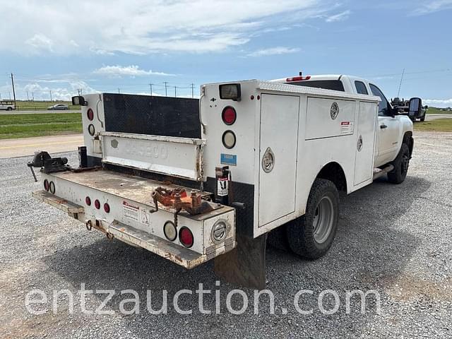 Image of Chevrolet 3500HD equipment image 4