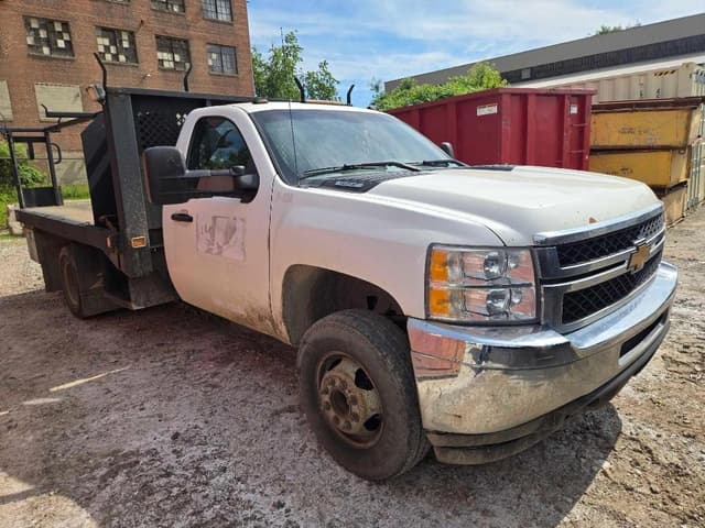 Image of Chevrolet 3500 equipment image 2