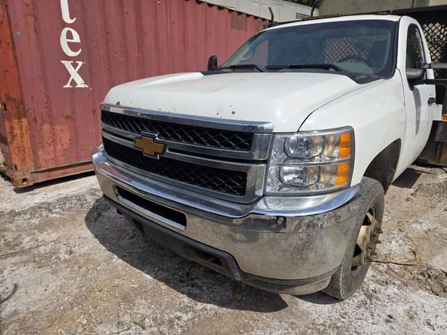 Image of Chevrolet 3500 equipment image 1