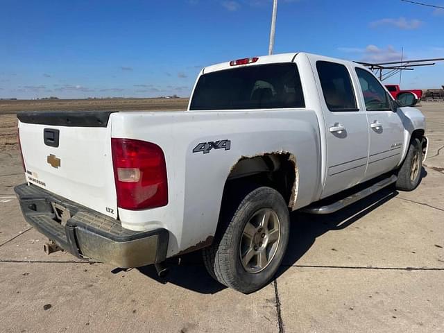 Image of Chevrolet 1500 equipment image 2