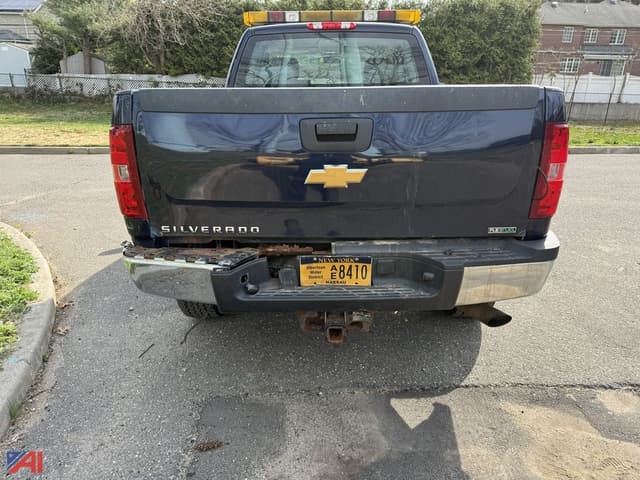 Image of Chevrolet 2500HD equipment image 2